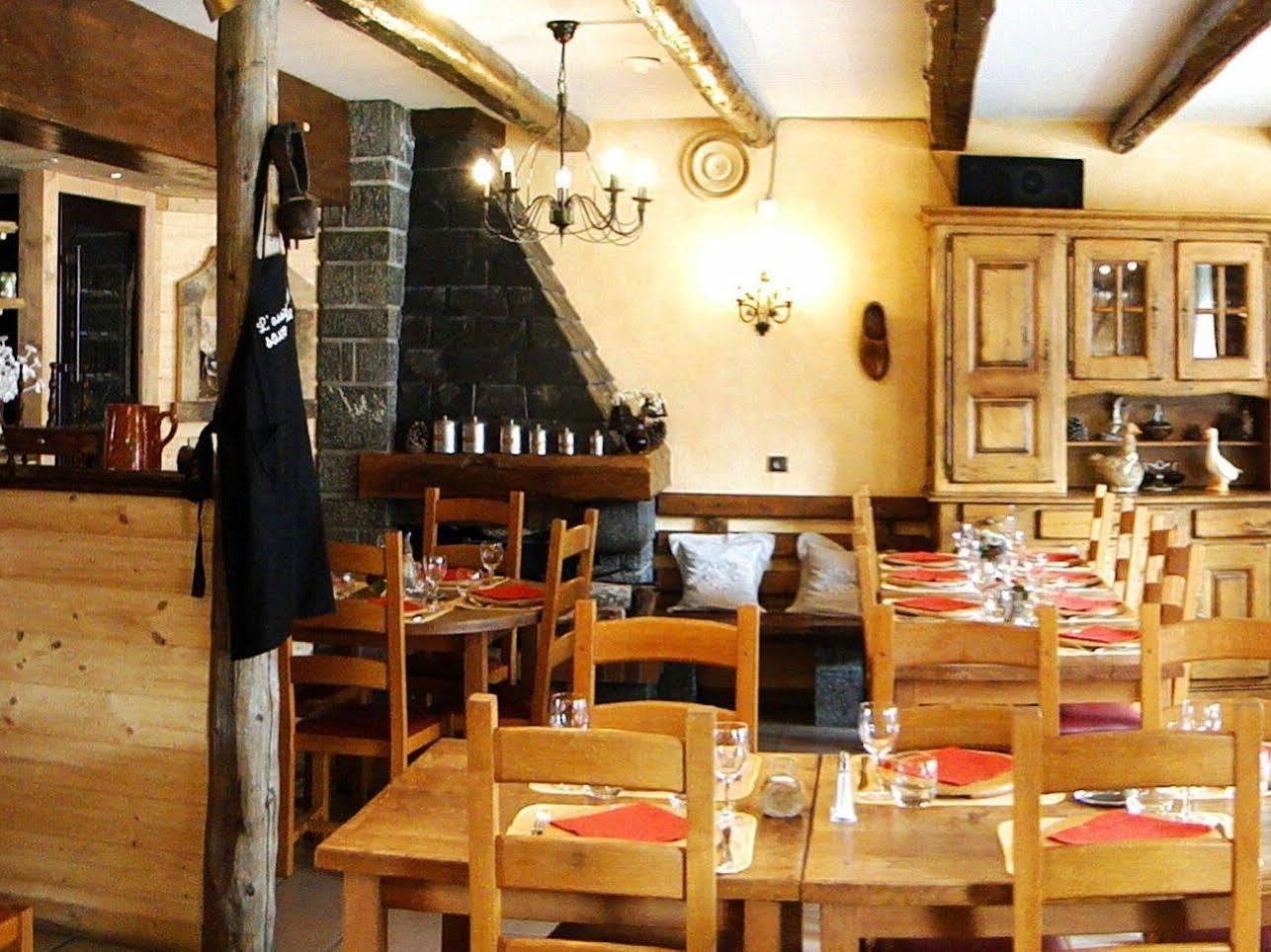Logis Hotel Les Ancolies Areches Exterior photo